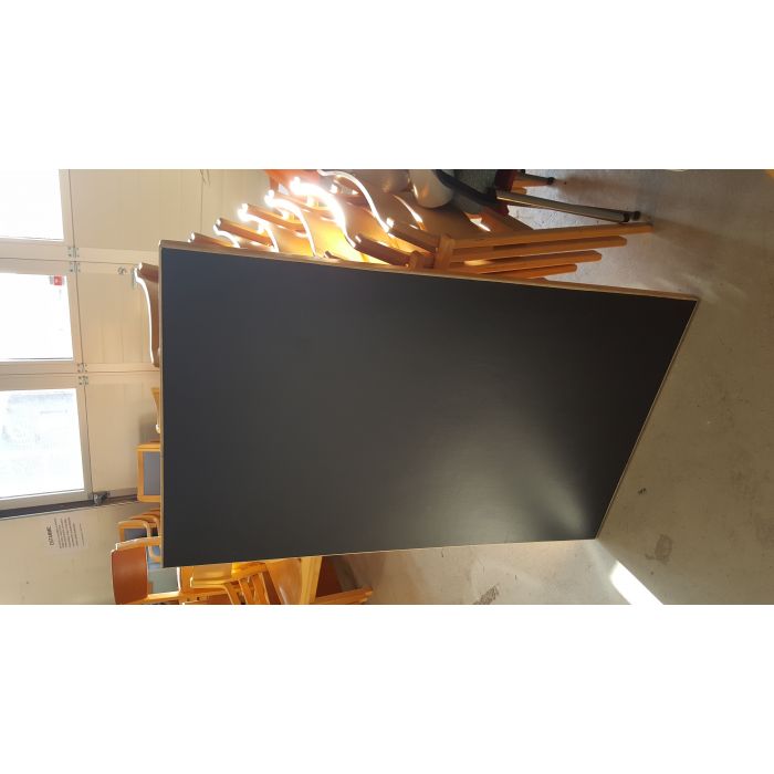 Artek 81B -pöytä, mustaksi maalattu