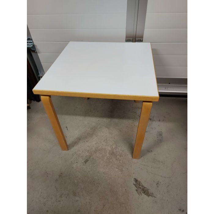 Artek 80B valkoinen pöytä, 100x60x71 cm
