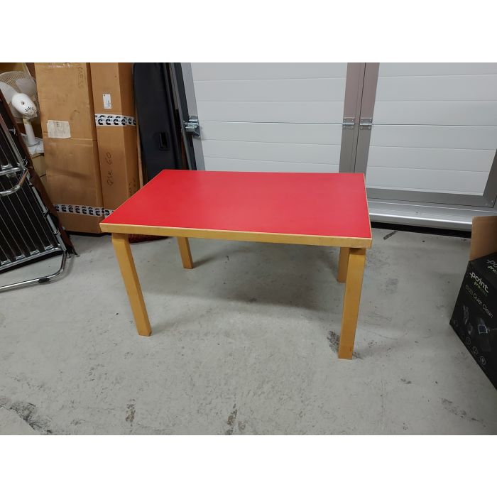 Artek 80B 100x60x60 cm punainen pöytä