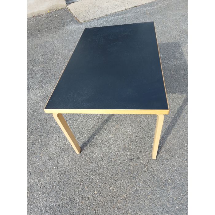 Artek pöytä 81B, musta, koko 120x75x71 cm