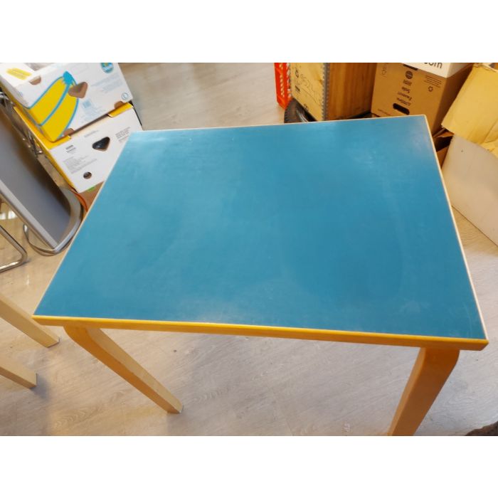 Artek pöytä sininen (1)