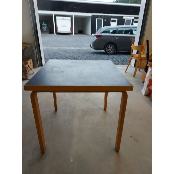 Artek pöytä 81C, sininen, 76x76x71 cm (3)