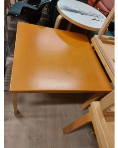 Artek pöytä 85x85x56 cm, hunajasävy