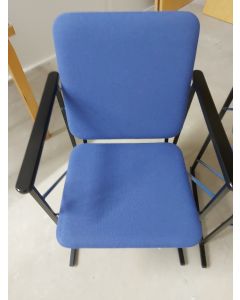 Avarte A504 tuolit, sini-musta, design Yrjö Kukkapuro