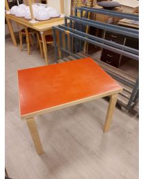 Artek pöytä, punainen, 80x60x61 cm